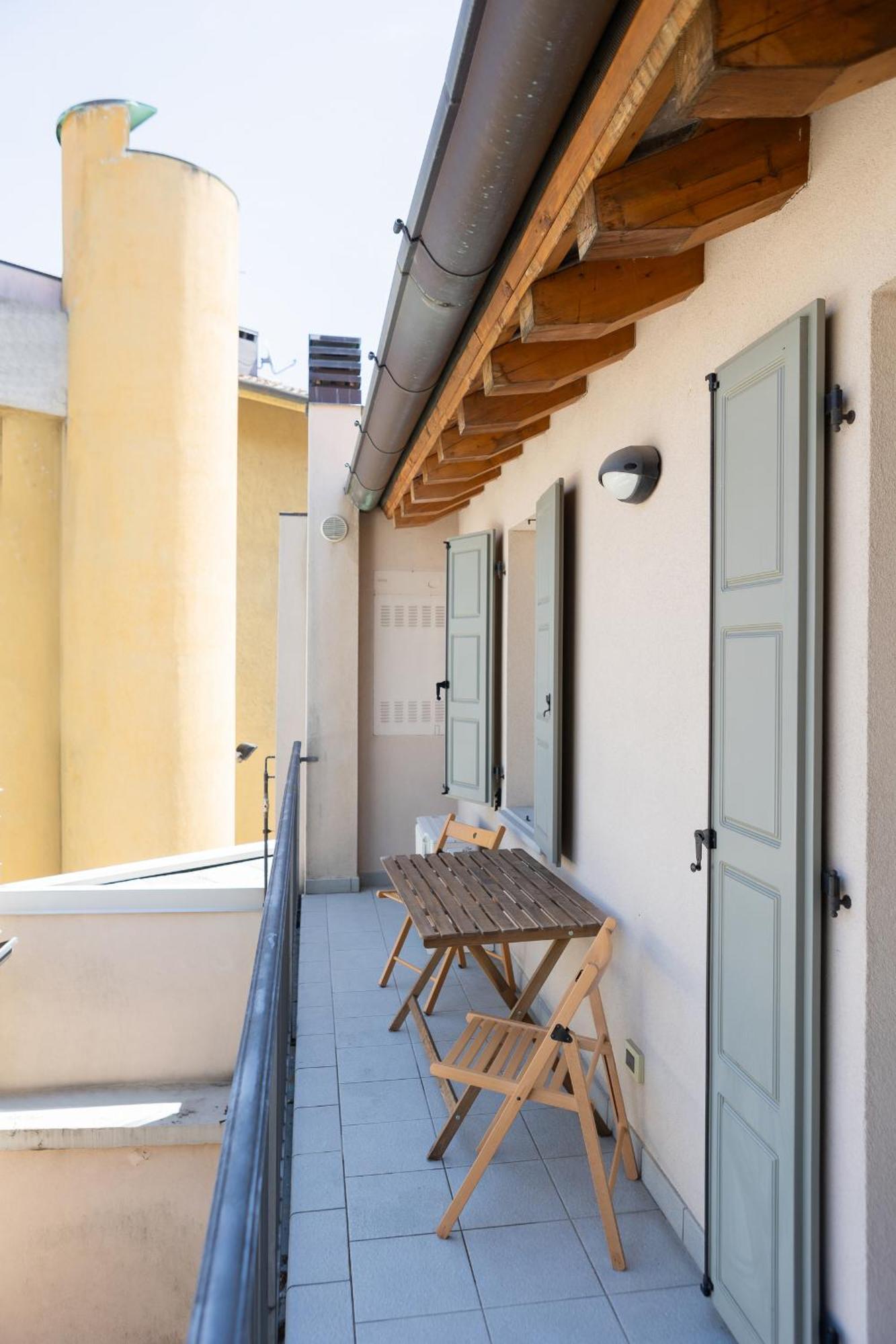 Double Private Parking, 2 Bedrooms & 2 Bathrooms - Elegant Apartment In Old Town Údine Exterior foto