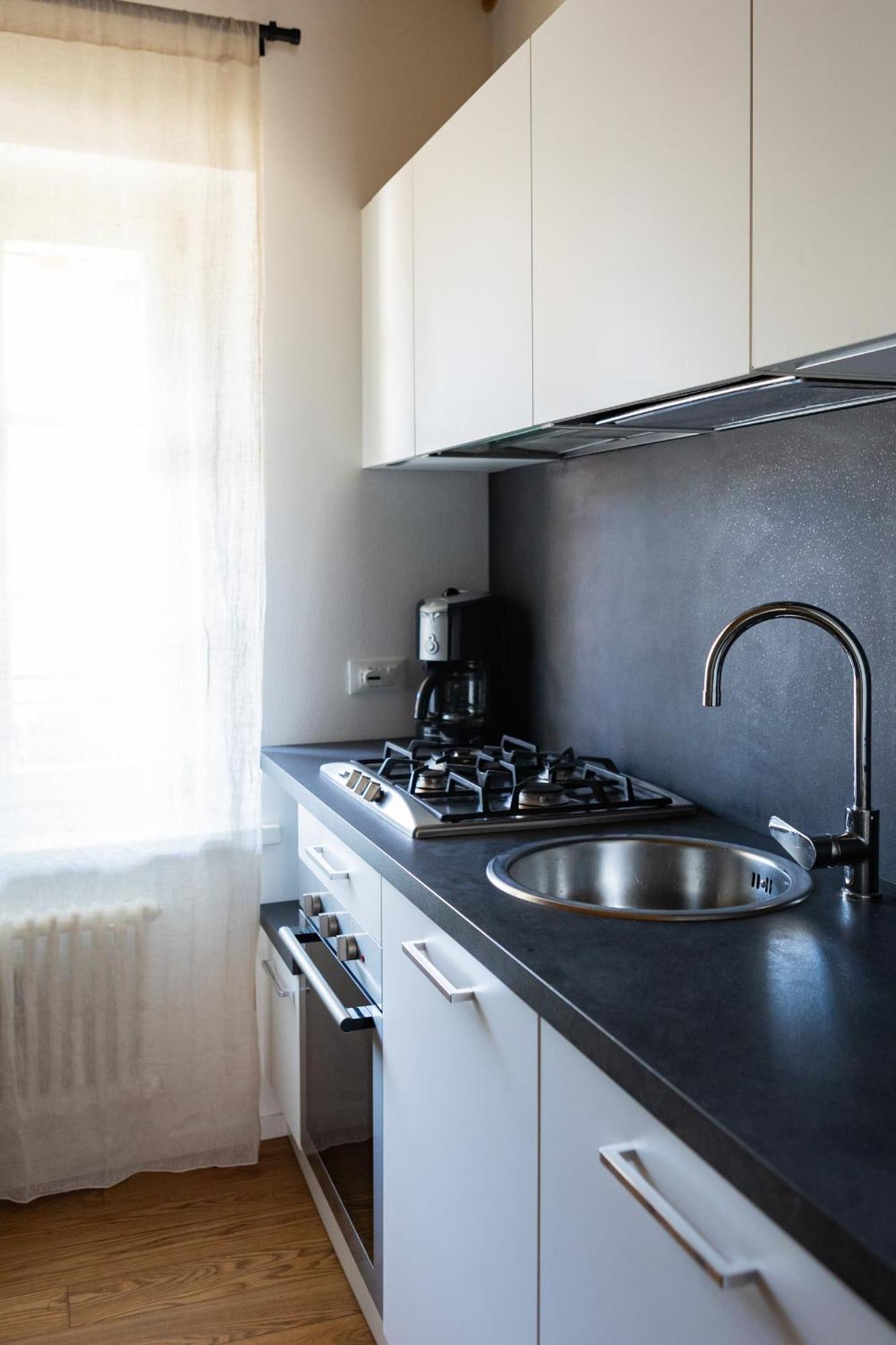 Double Private Parking, 2 Bedrooms & 2 Bathrooms - Elegant Apartment In Old Town Údine Exterior foto