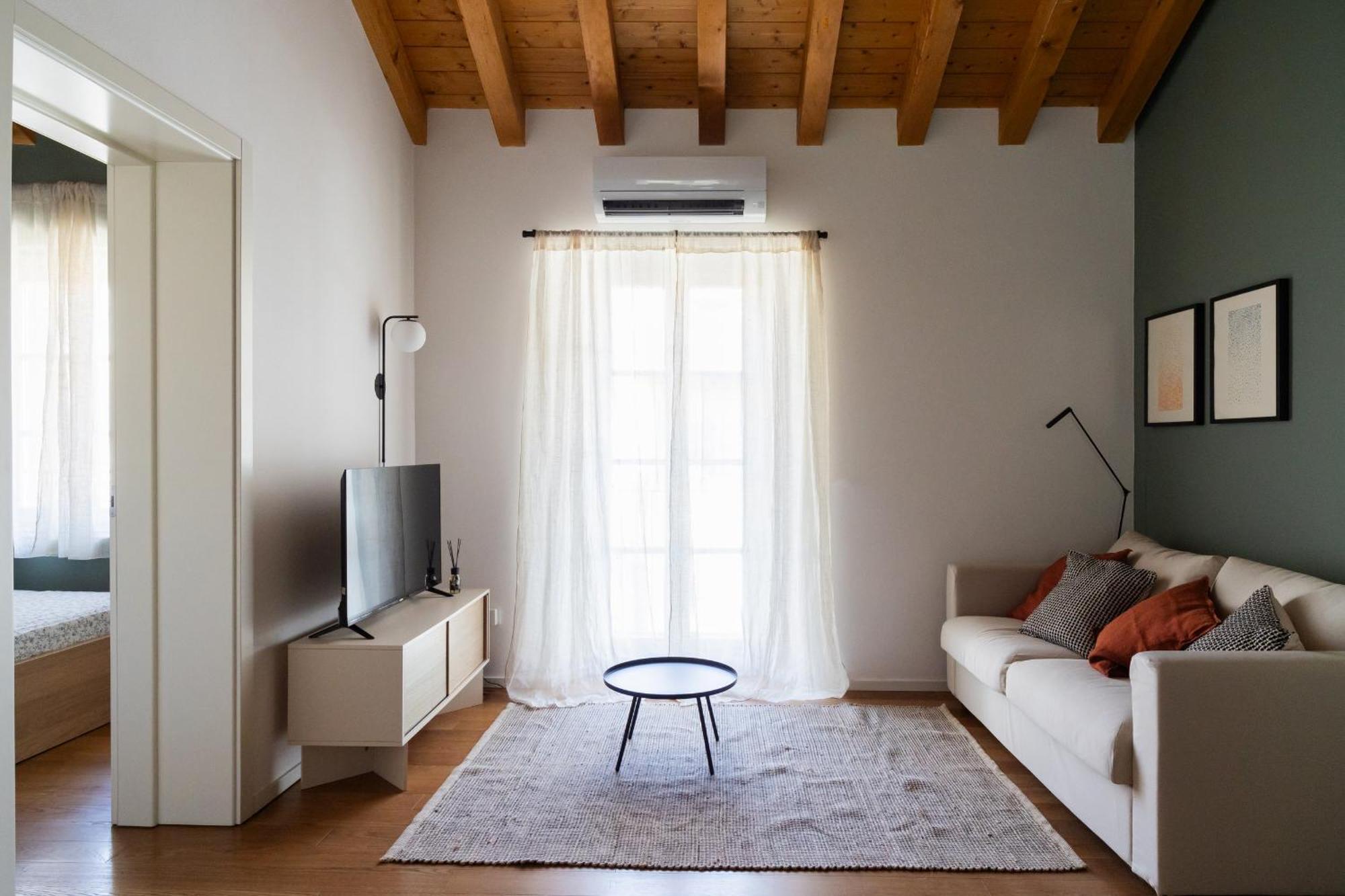 Double Private Parking, 2 Bedrooms & 2 Bathrooms - Elegant Apartment In Old Town Údine Exterior foto